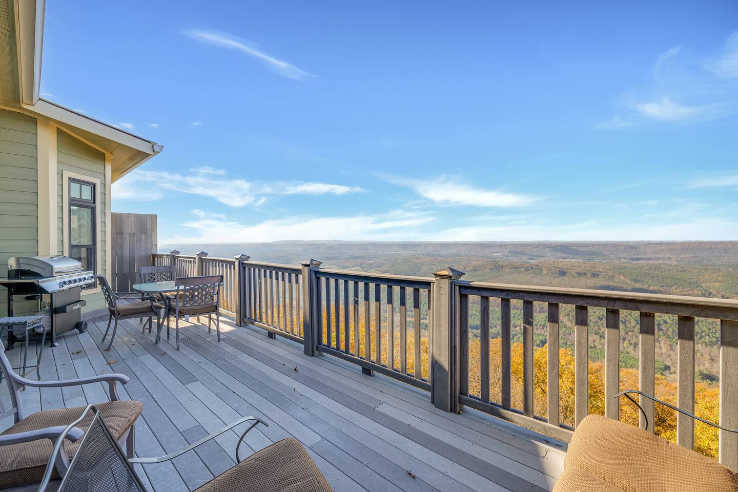 The Lodge on Lookout Mountain in Mentone, AL - deck view