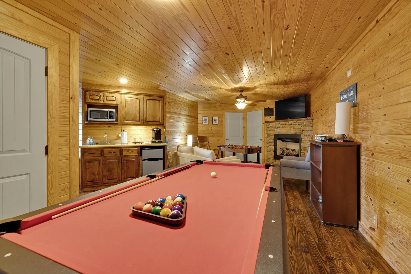 The Lodge on Lookout Mountain in Mentone, AL - game room