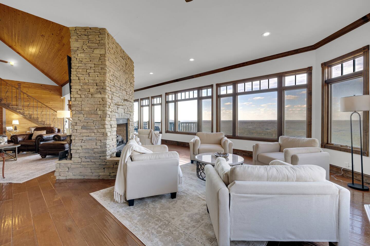 The Lodge on Lookout Mountain in Mentone, AL - great room