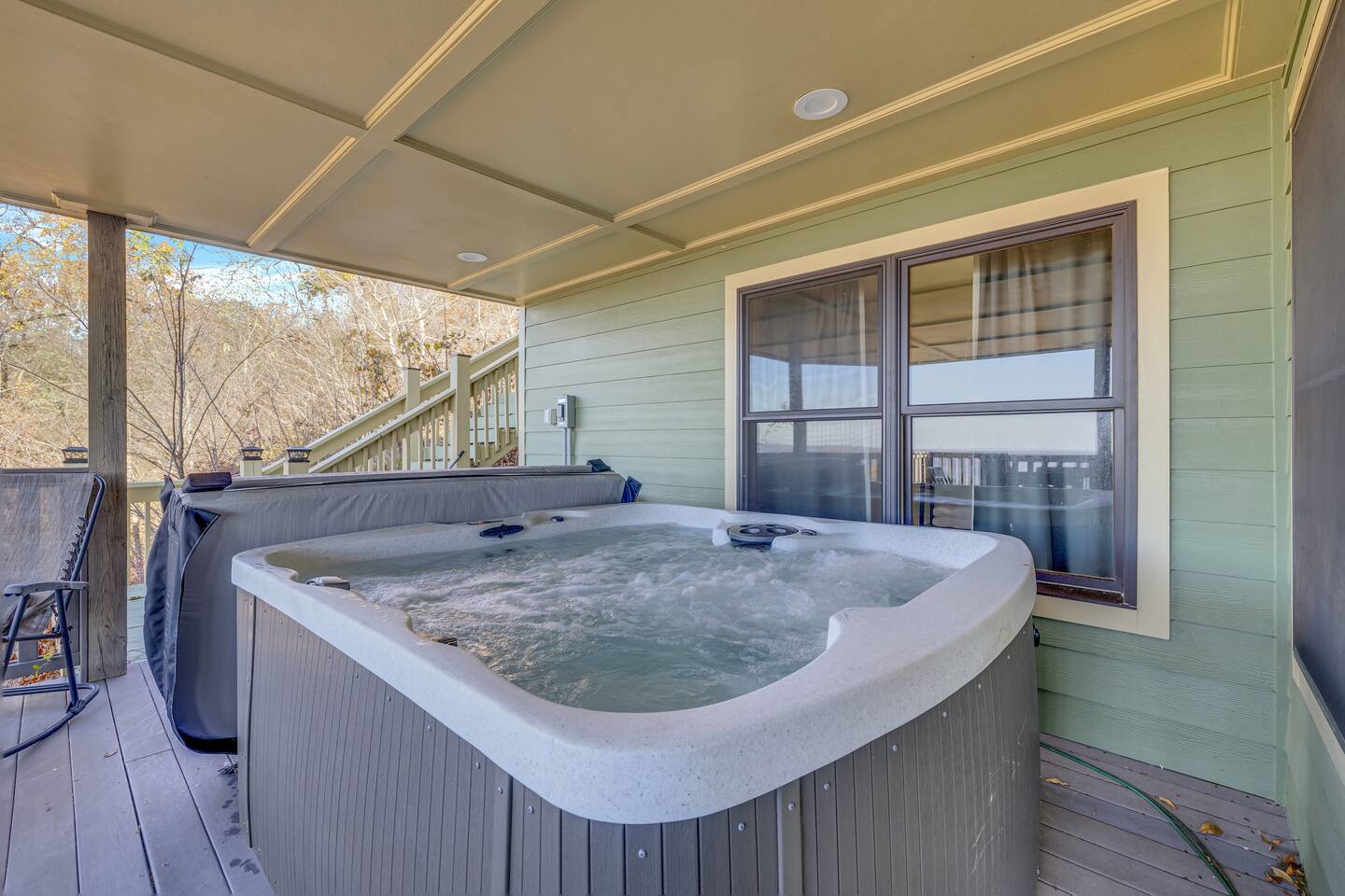 The Lodge on Lookout Mountain in Mentone, AL - hot tub