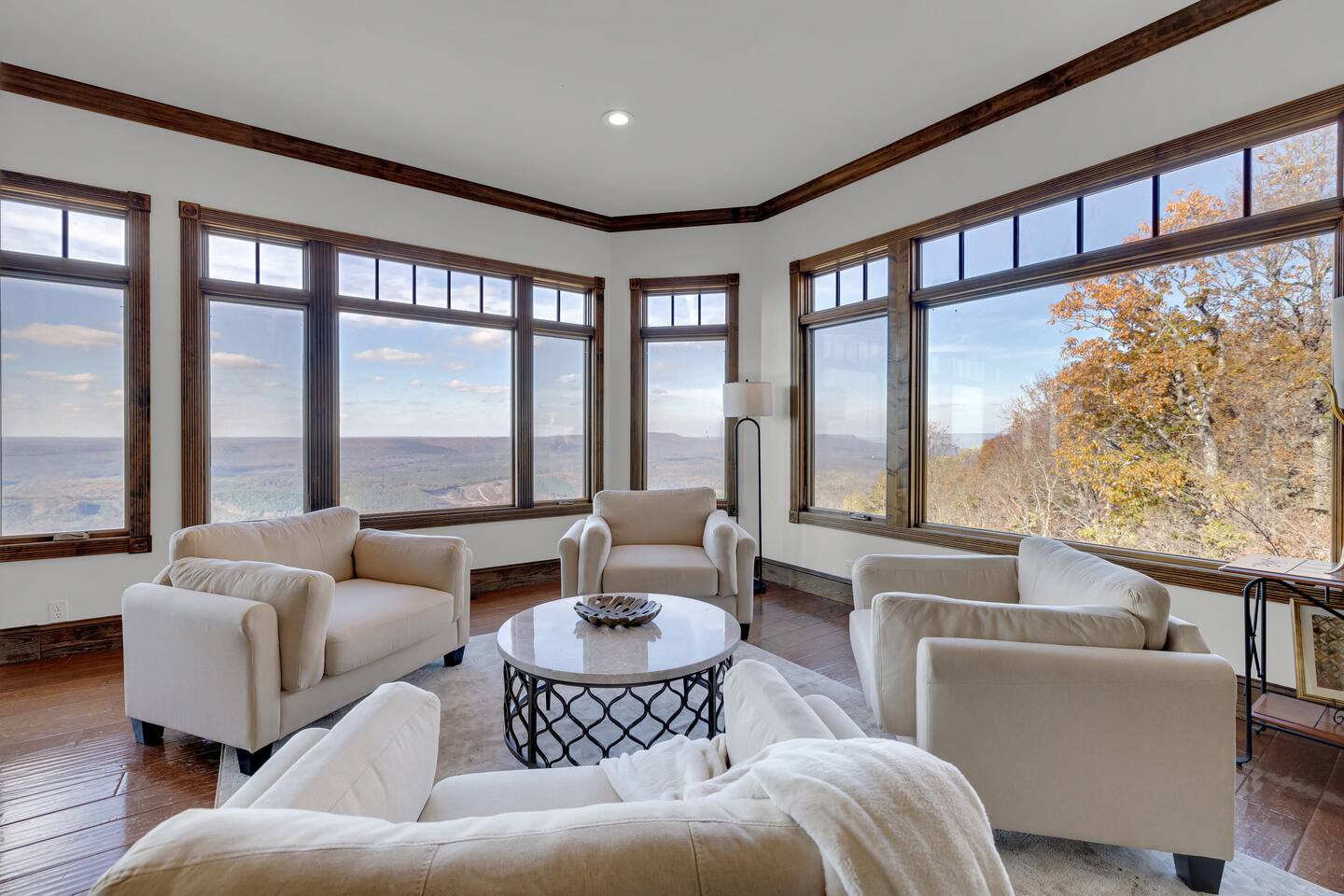 The Lodge on Lookout Mountain in Mentone, AL - living room view