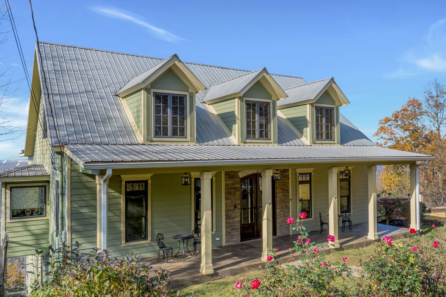 The Lodge on Lookout Mountain in Mentone, AL - lodge front