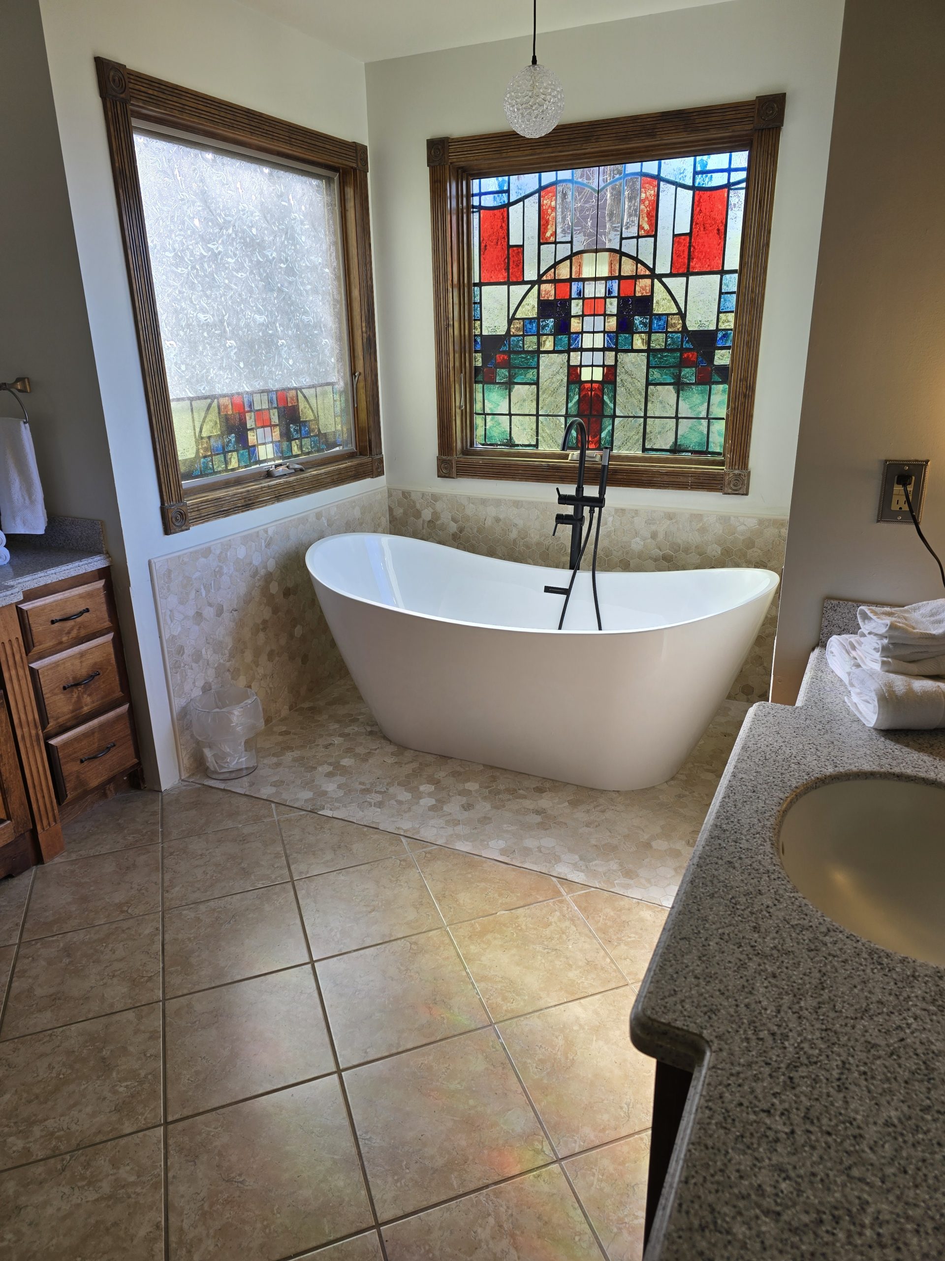 The Lodge on Lookout Mountain in Mentone, AL - stained glass tub